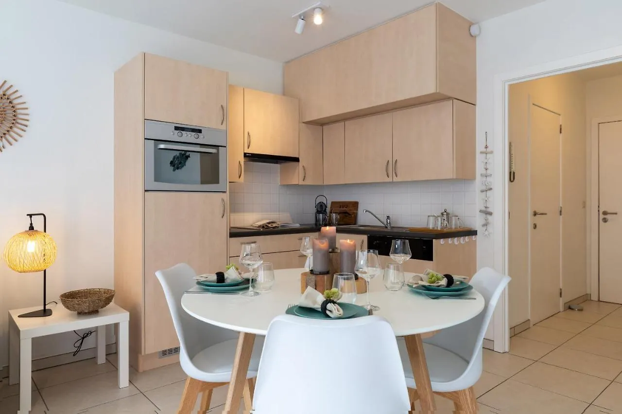 Ferienwohnung 'Blue Sea' - Studio In Ostend With Private Parking